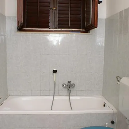 By The Sea Zrnovska Banja, Korcula - 3154 Apartment *